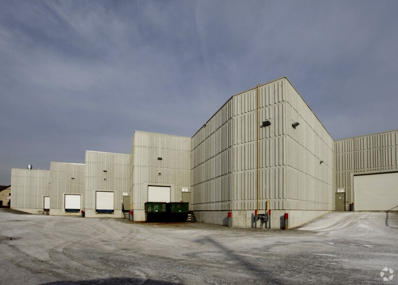 8900 Keele St, Concord, ON à louer - Photo de l’immeuble – Image 2 sur 2