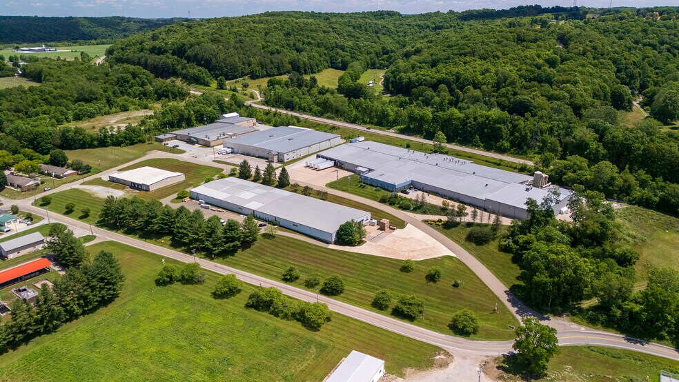 100 Straits Ln, Killbuck, OH à louer - Photo de l’immeuble – Image 2 sur 6