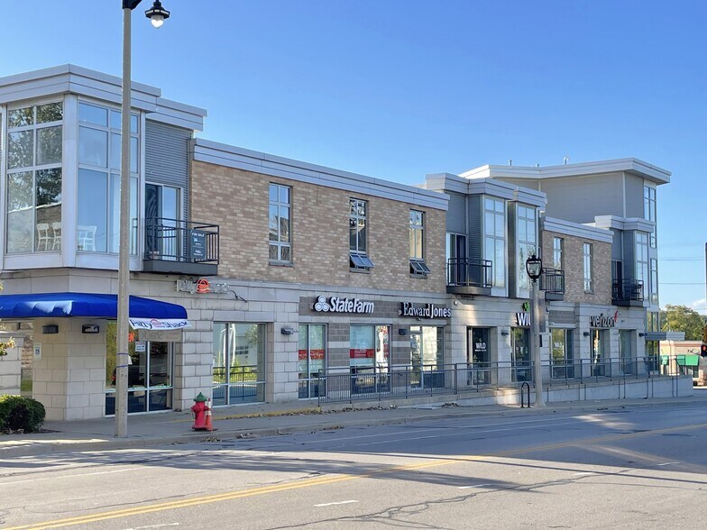 2121 S Kinnickinnic Ave, Bay View, WI à vendre - Photo de l’immeuble – Image 3 sur 9