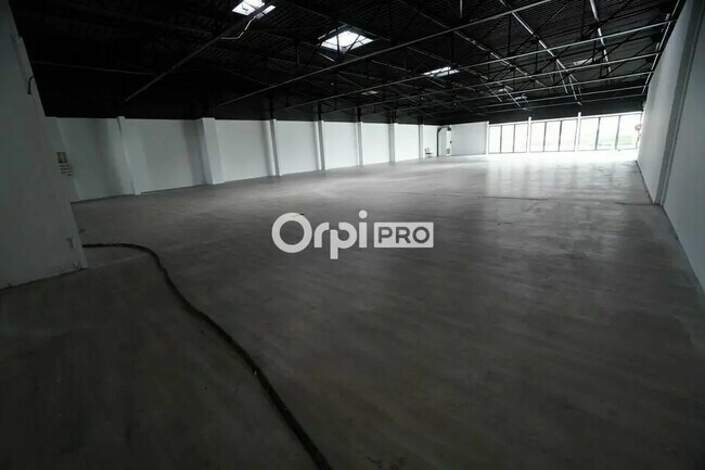 Plus de détails pour Local commercial à vendre