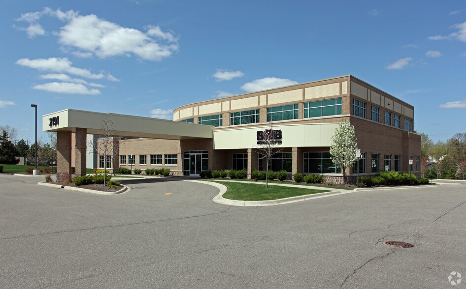 2191 E South Blvd, Auburn Hills, MI à vendre - Photo de l’immeuble – Image 2 sur 10