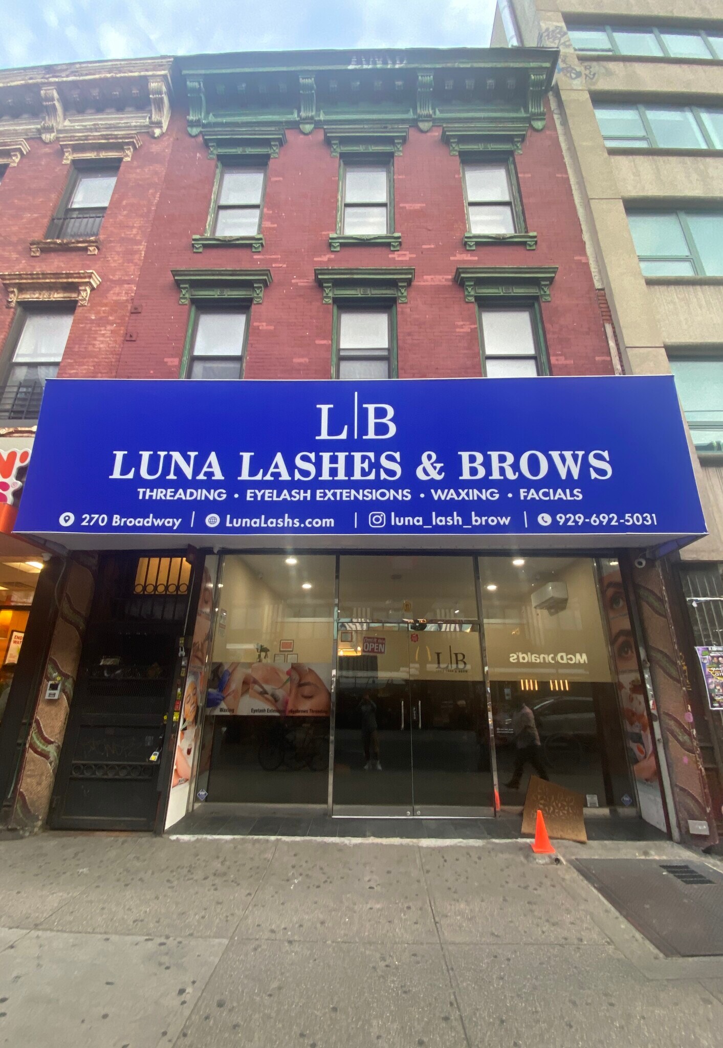 270 Broadway, Brooklyn, NY à louer Photo principale– Image 1 sur 2