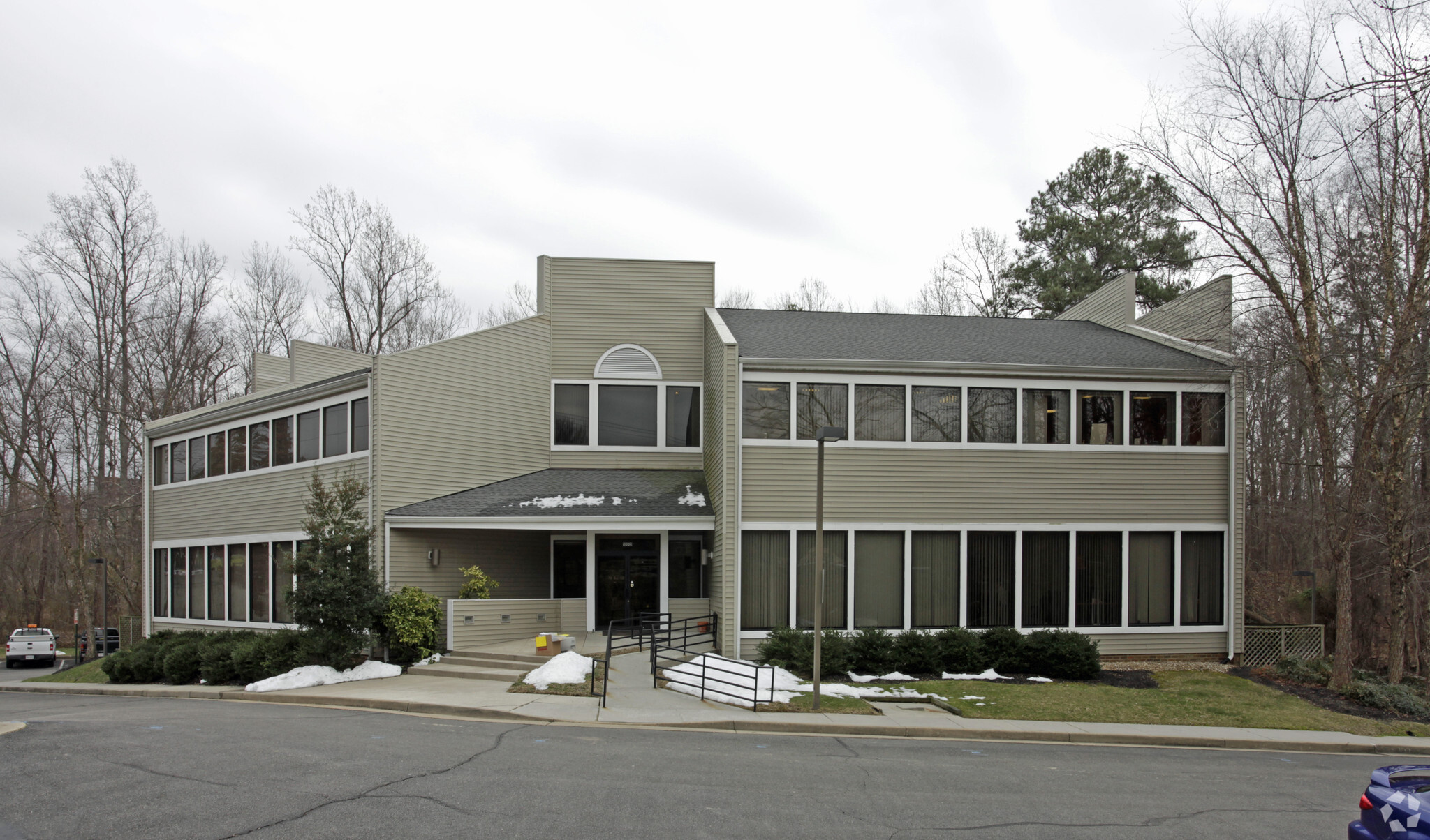 10001 Patterson Ave, Richmond, VA à louer Photo de l’immeuble– Image 1 sur 7