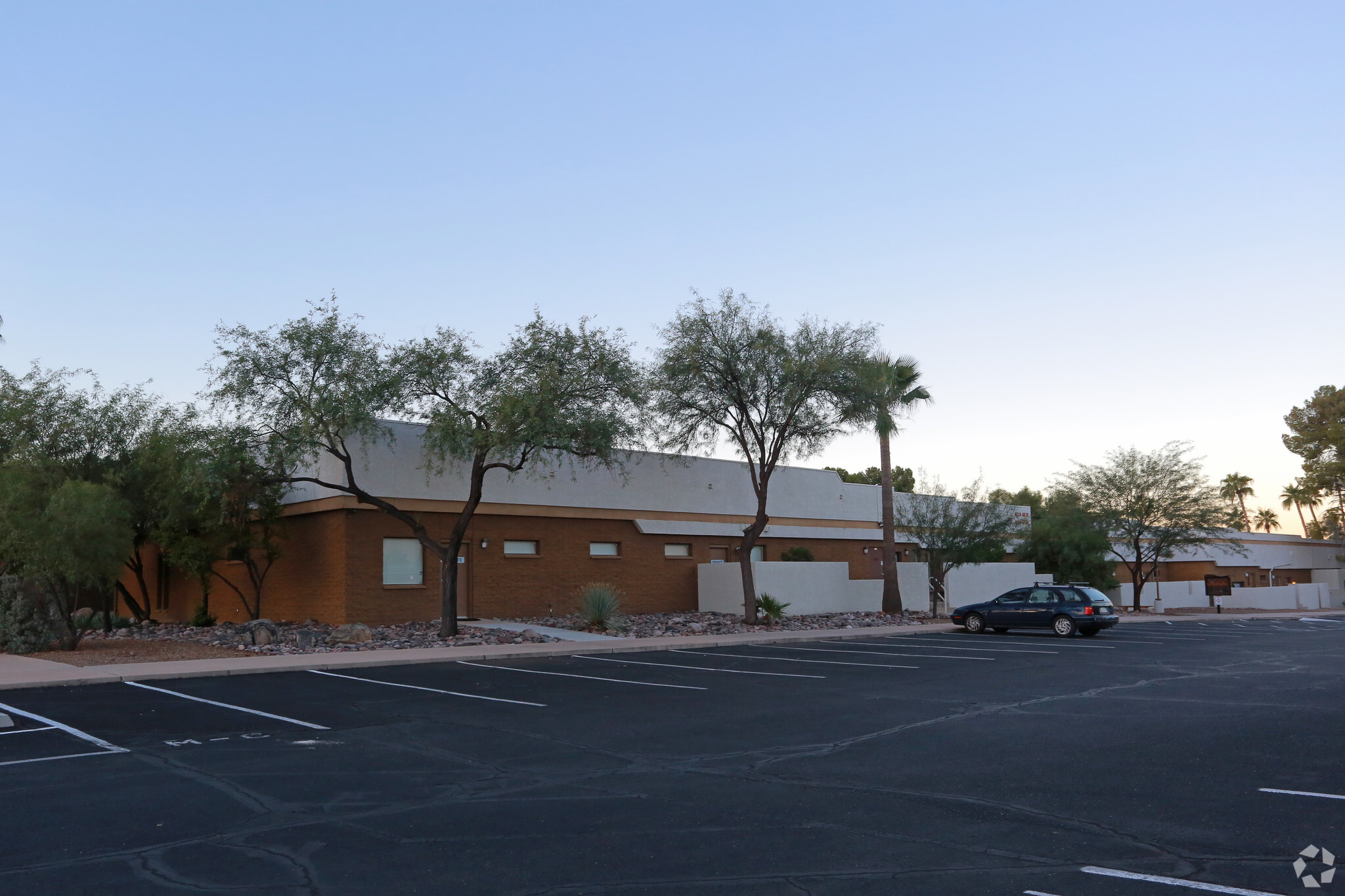 6516-6522 E Carondelet Dr, Tucson, AZ à louer Photo principale– Image 1 sur 4