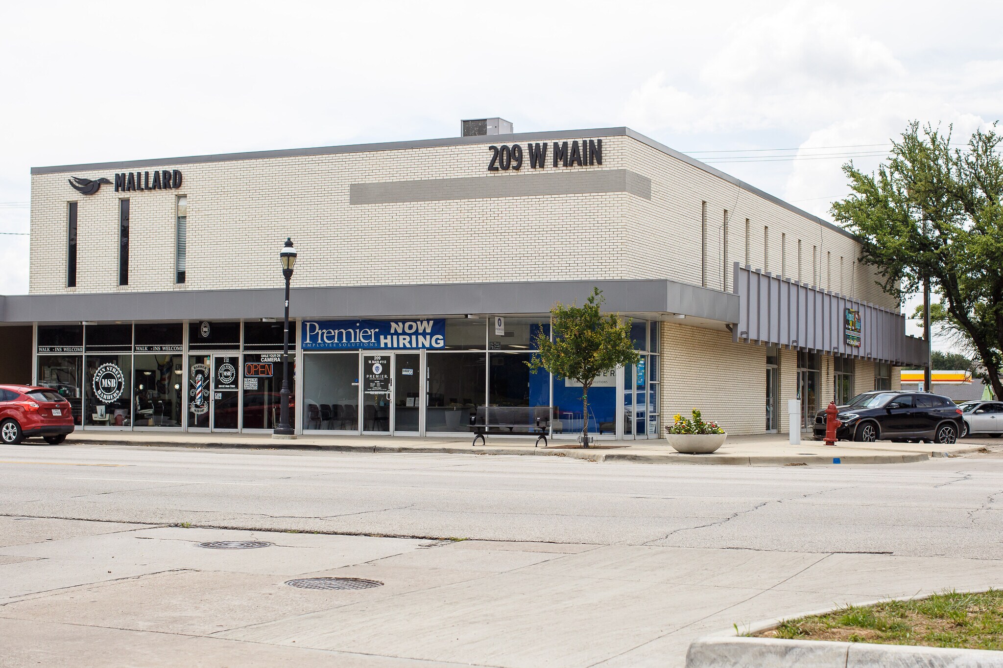 209 W Main St, Grand Prairie, TX à vendre Photo de l’immeuble– Image 1 sur 7