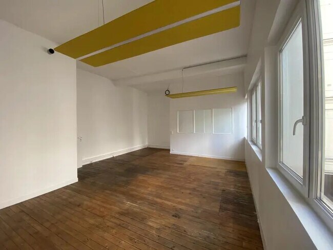 Plus de détails pour Bureau, Bureau/Local commercial à louer