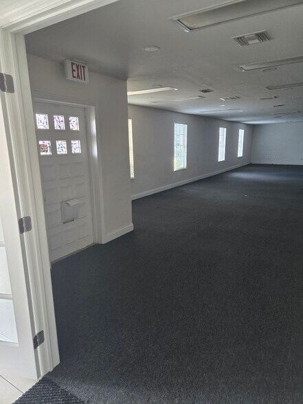 3677 Central Ave, Fort Myers, FL à louer - Photo de l’immeuble – Image 3 sur 13