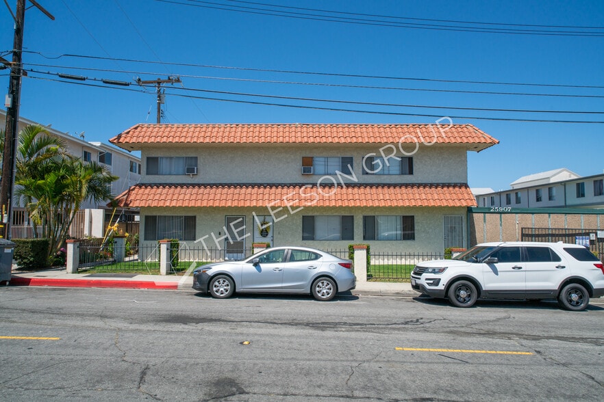 25907 Oak St, Lomita, CA à vendre - Photo de l’immeuble – Image 2 sur 16