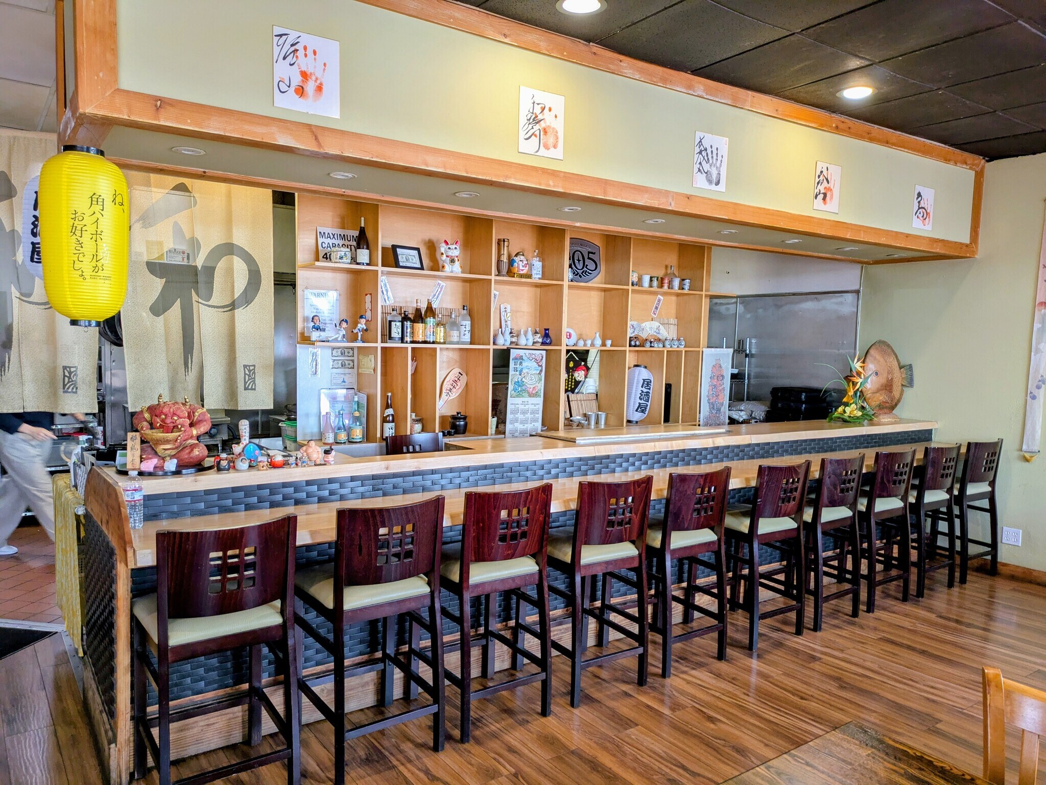 15928 Ventura Blvd, Encino, CA à louer Photo principale– Image 1 sur 31