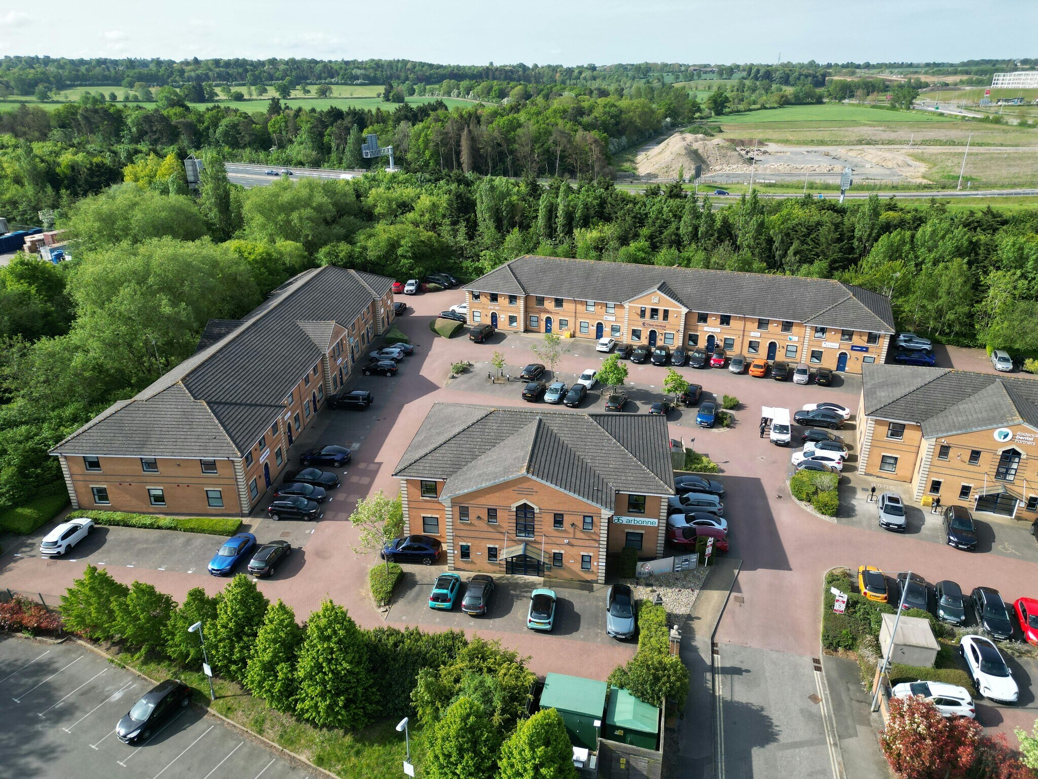 Loake Close, Northampton à louer Photo de l’immeuble– Image 1 sur 4