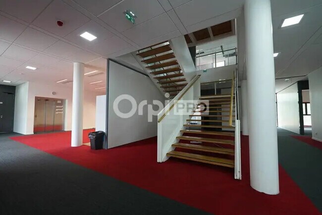 Plus de détails pour 66 Chemin Du Moulin Carron, Dardilly - Bureau à louer