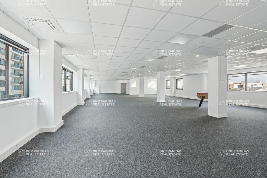 41-43 Avenue Du Centre, Montigny-le-Bretonneux à louer - Photo de l’immeuble – Image 3 sur 25