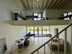 7251 NE 2nd Ave, Miami, FL à louer Photo intérieure– Image 1 sur 2
