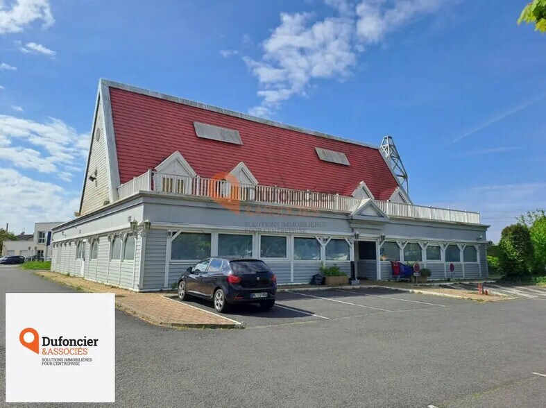 Local commercial dans Poitiers à louer - Photo de l’immeuble – Image 2 sur 10