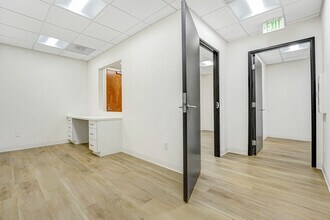 11600 Wilshire Blvd, Los Angeles, CA à louer Photo intérieure– Image 2 sur 4