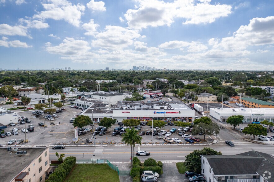 400-488 NE 125th St, North Miami, FL à louer - Aérien – Image 2 sur 8