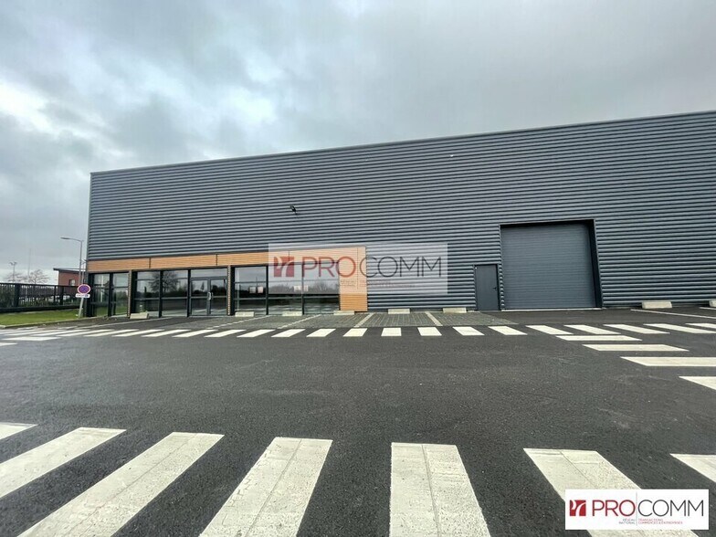 Local d’activités dans Mainvilliers à louer - Photo de l’immeuble – Image 2 sur 3