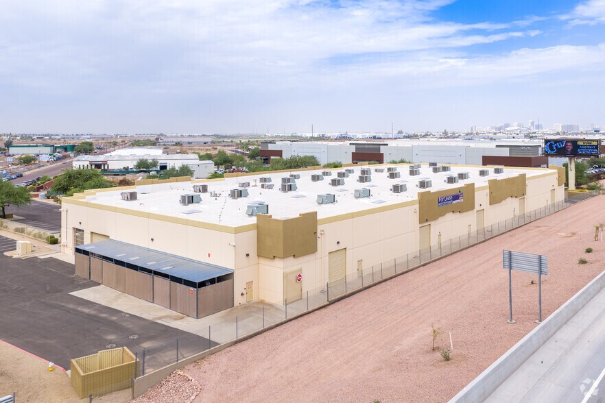 3010 E Elwood St, Phoenix, AZ à louer - Photo de l’immeuble – Image 3 sur 6