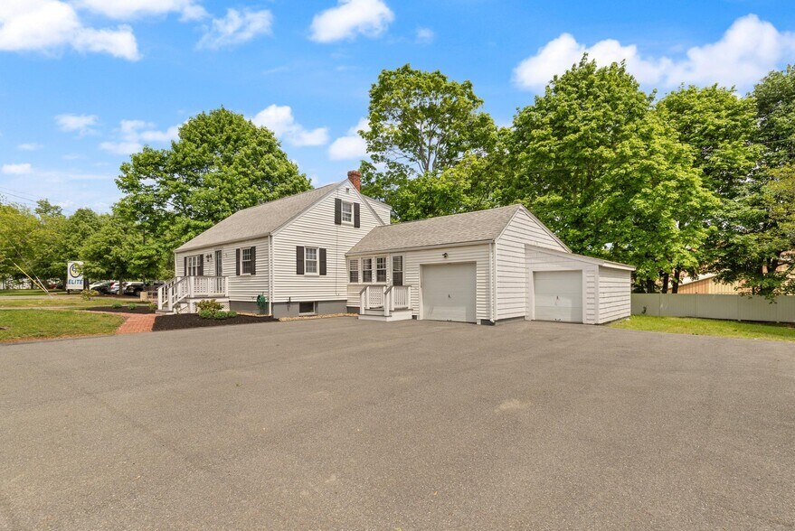 32 Prince St, Danvers, MA à louer - Photo de l’immeuble – Image 3 sur 9