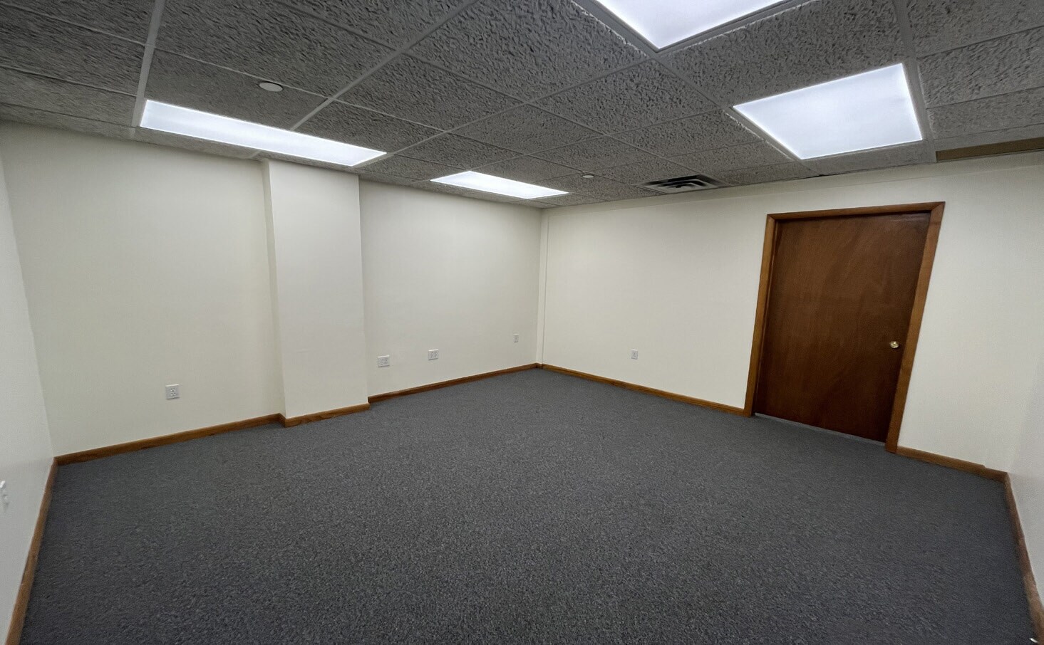 860 US Highway 1, Edison, NJ à vendre Photo intérieure– Image 1 sur 1