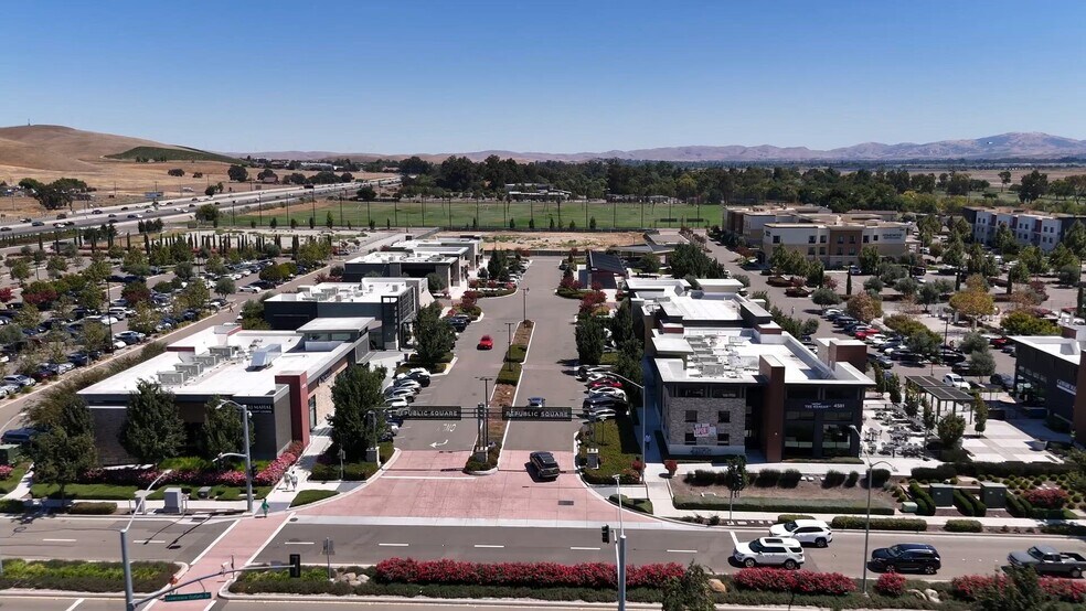 4705-4729 Livermore Outlets Dr, Livermore, CA à louer - Vidéo sur l’annonce professionnelle – Image 2 sur 30