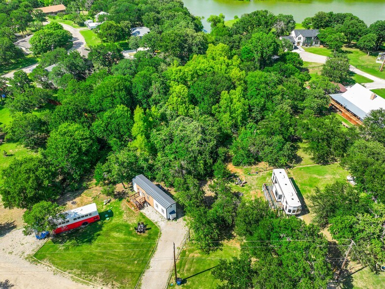 16064 Mulberry Dr, Little Elm, TX à vendre - Photo de l’immeuble – Image 1 sur 47