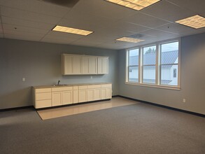 1914 Willamette Falls Dr, West Linn, OR à louer Photo intérieure– Image 2 sur 4