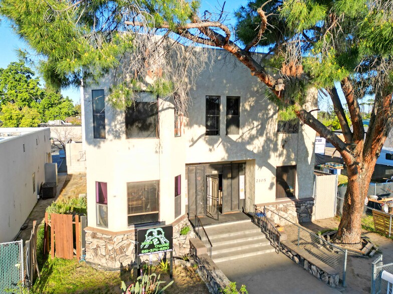 2105 F St, Bakersfield, CA à vendre - Photo de l’immeuble – Image 3 sur 3