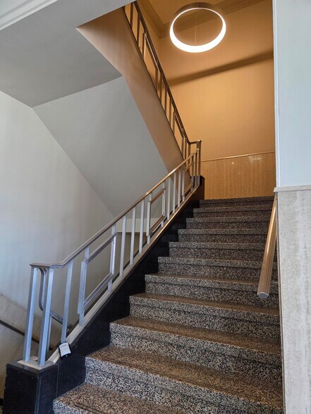 4360 Ch de la Côte-de-Liesse, Mt Royal, QC à louer - Photo de l’immeuble – Image 2 sur 6