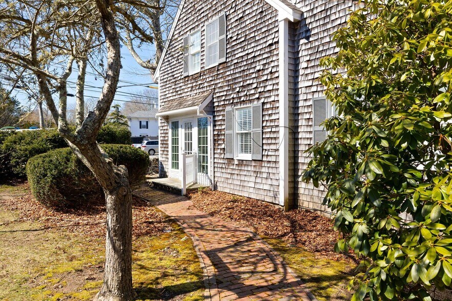 15 Simpson Ln, Falmouth, MA à vendre - Photo de l’immeuble – Image 1 sur 26