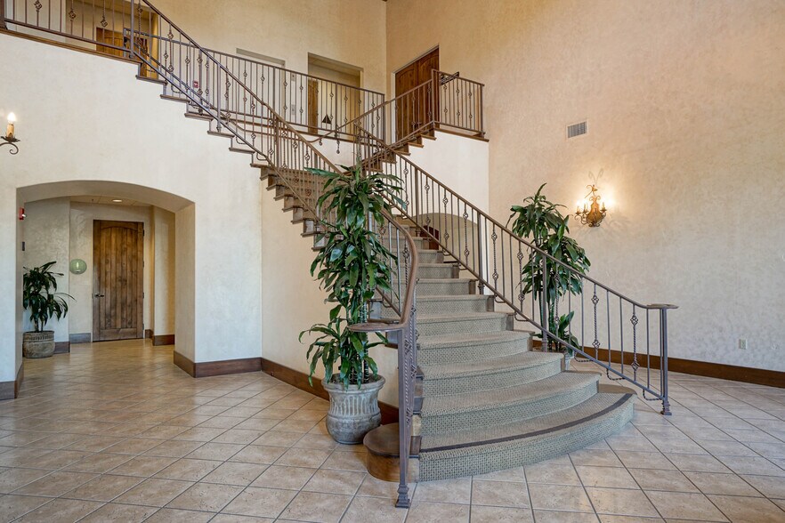 24591 Silver Cloud Ct, Monterey, CA à louer - Photo de l’immeuble – Image 3 sur 5