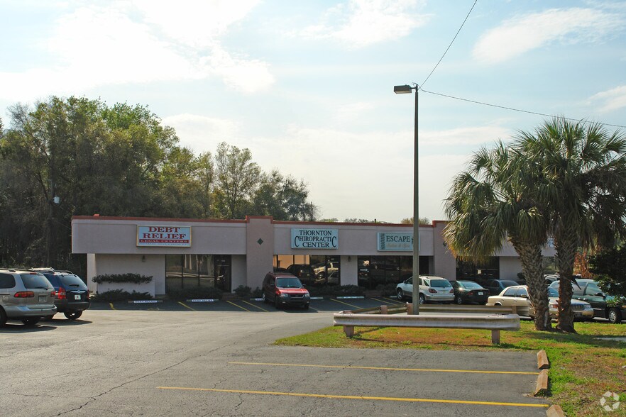 910-918 Lithia Pinecrest Rd, Brandon, FL à vendre - Photo de l’immeuble – Image 2 sur 11