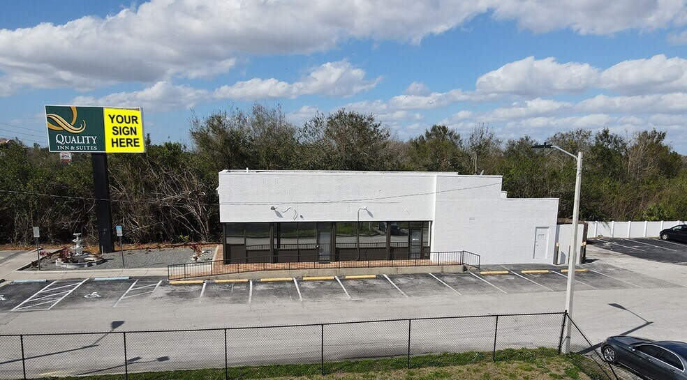 2037 E Irlo Bronson Memorial Hwy, Kissimmee, FL à vendre - Photo de l’immeuble – Image 1 sur 13