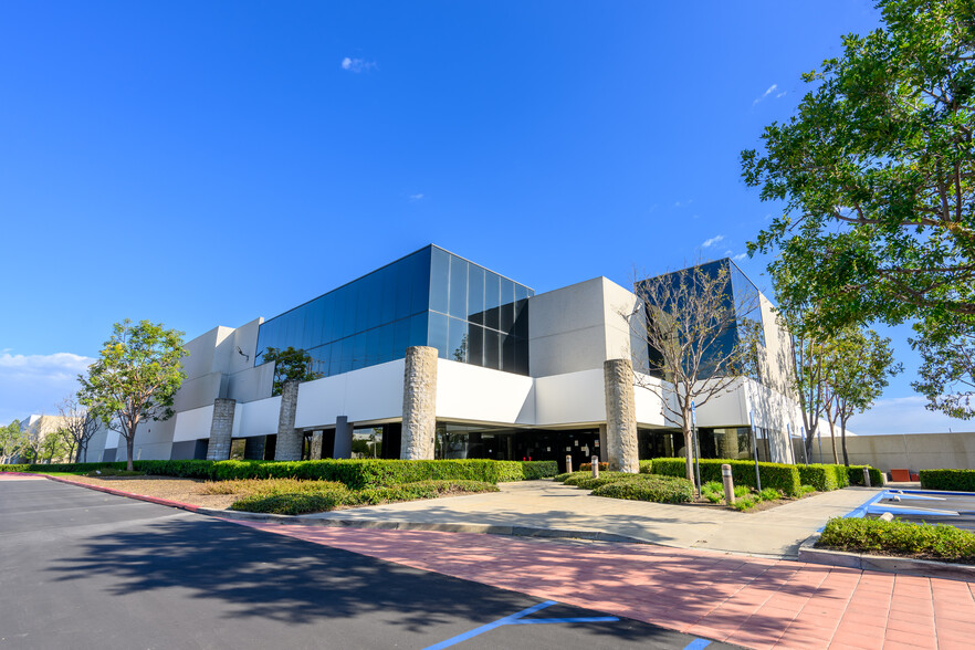 4361-4371 Edison Ave, Chino, CA à louer - Photo de l’immeuble – Image 2 sur 13