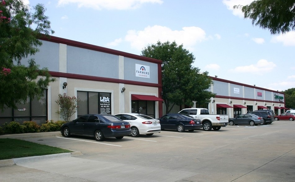 901 N McDonald St, McKinney, TX à louer - Photo de l’immeuble – Image 3 sur 10