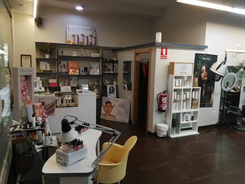 Local commercial dans Córdoba, Córdoba à vendre - Photo de l’immeuble – Image 3 sur 10