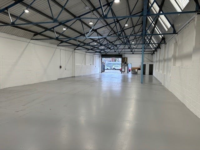 166 Feltham Rd, Ashford à louer - Photo de l’immeuble – Image 3 sur 9