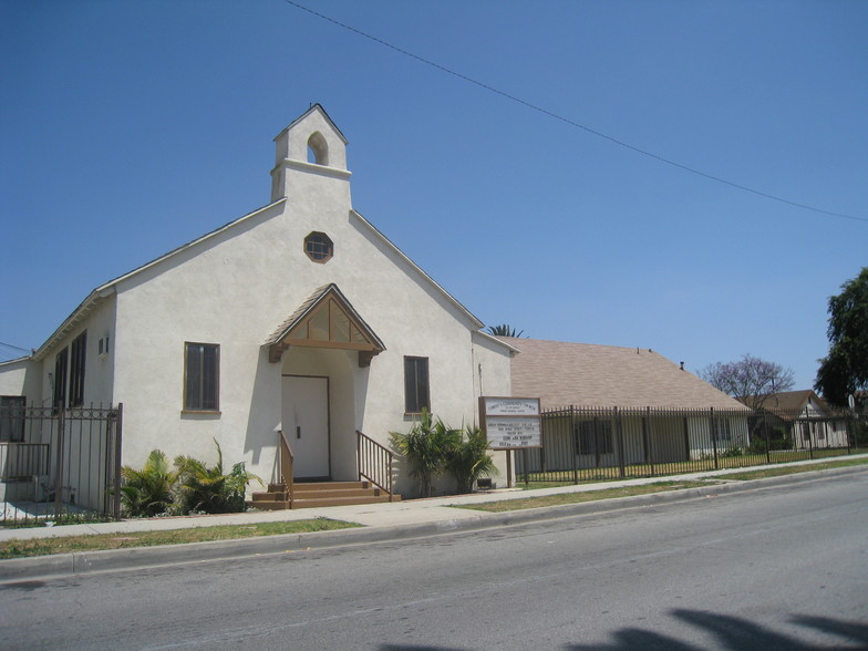 10216 S Denker Ave, Los Angeles, CA à louer - Photo de l’immeuble – Image 3 sur 13