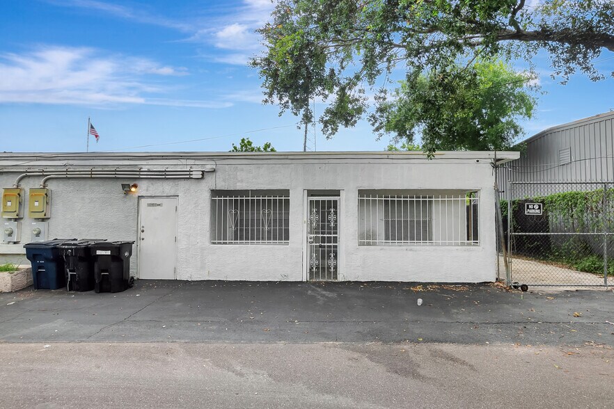 5201 N Nebraska Ave, Tampa, FL à louer - Photo de l’immeuble – Image 2 sur 15