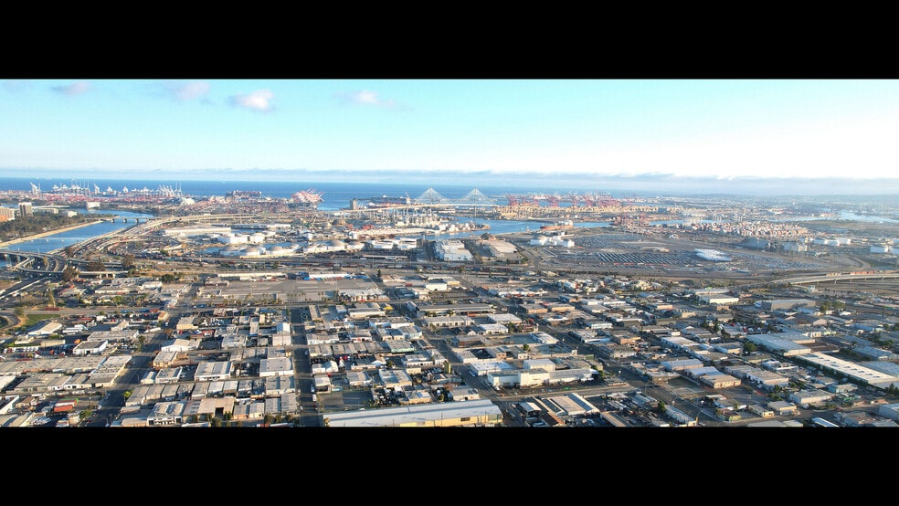 1468 W 17th St, Long Beach, CA à vendre - Photo de l’immeuble – Image 2 sur 8