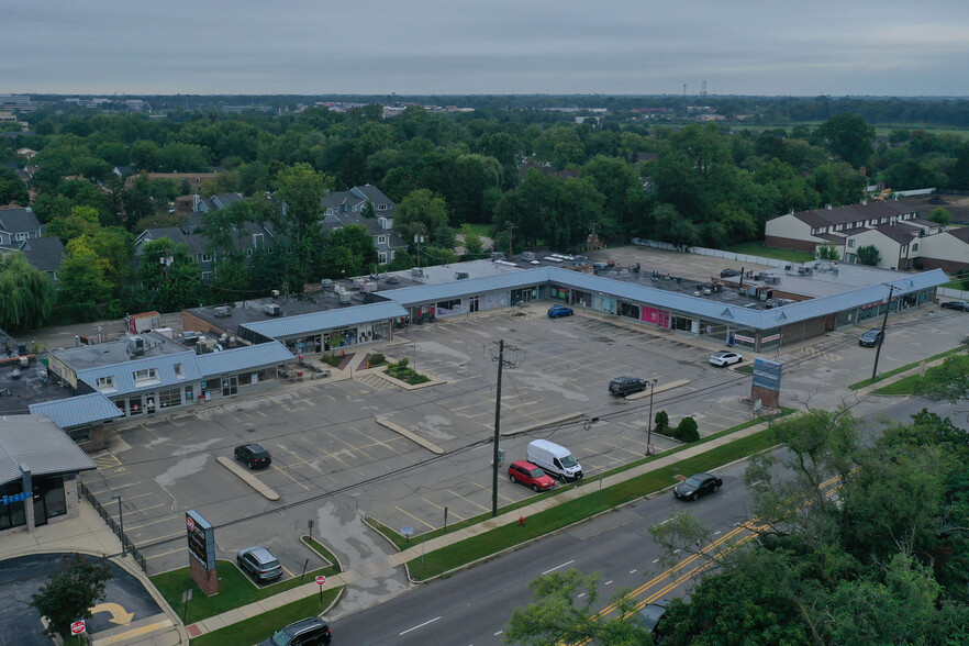 2720-2780 Dundee Rd, Northbrook, IL à louer - Photo de l’immeuble – Image 2 sur 19