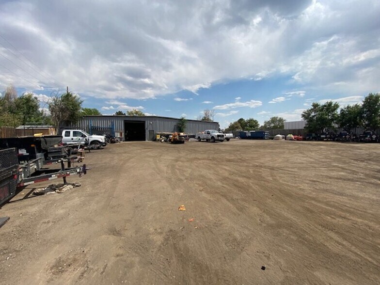 5663 Monaco St, Commerce City, CO à louer - Photo de l’immeuble – Image 2 sur 8