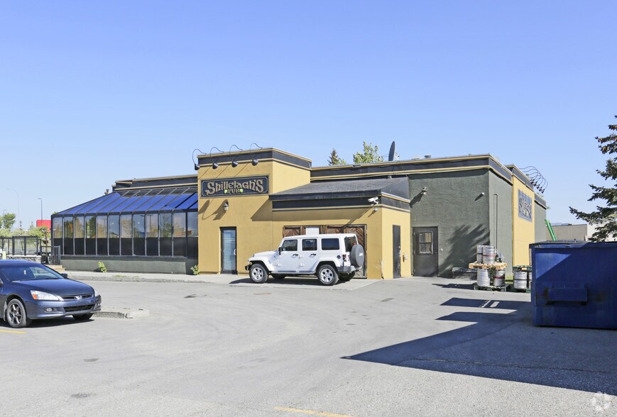 3575 20th Ave NE, Calgary, AB à louer - Photo de l’immeuble – Image 3 sur 4