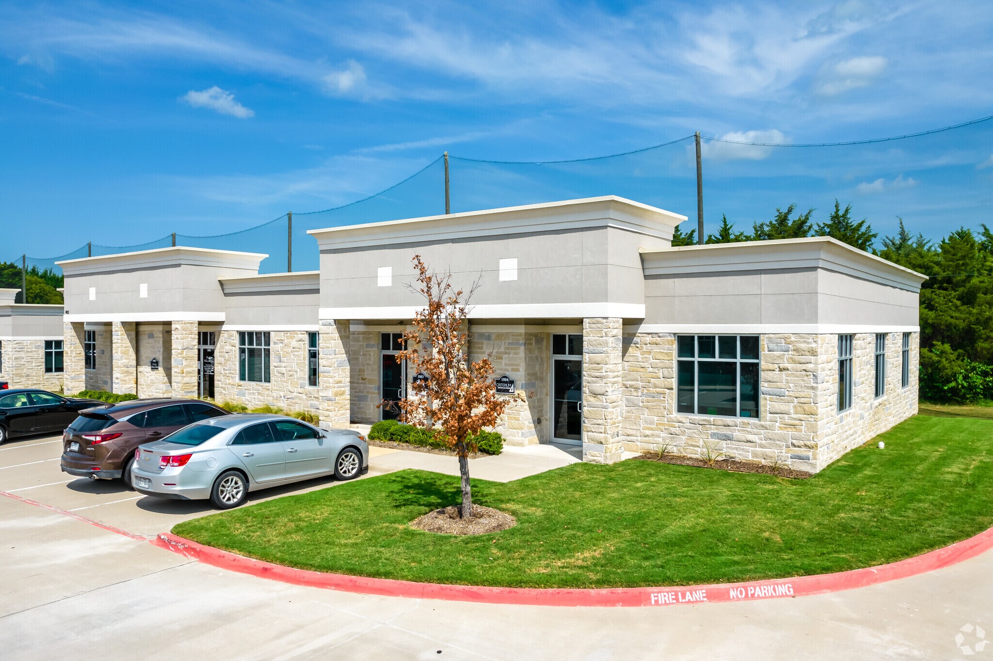1402 S Custer Rd, McKinney, TX à vendre Photo de l’immeuble– Image 1 sur 12