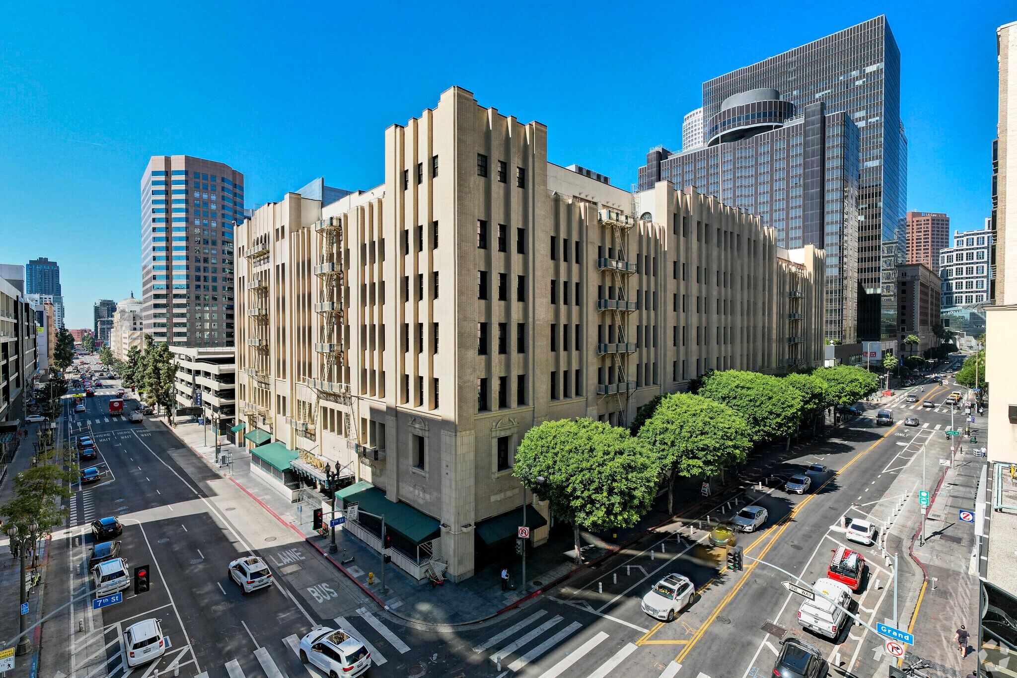 600 W 7th St, Los Angeles, CA à louer Photo principale– Image 1 sur 6