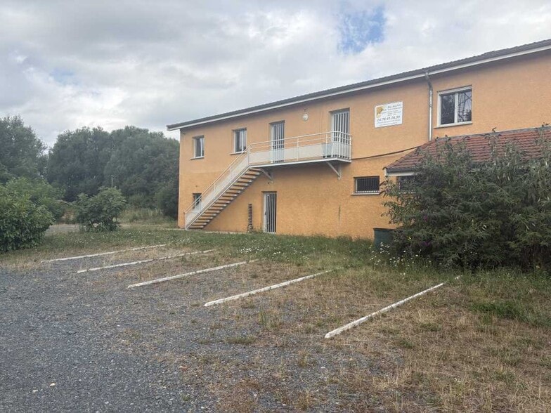 Local d’activités dans Messimy à louer - Photo de l’immeuble – Image 1 sur 8
