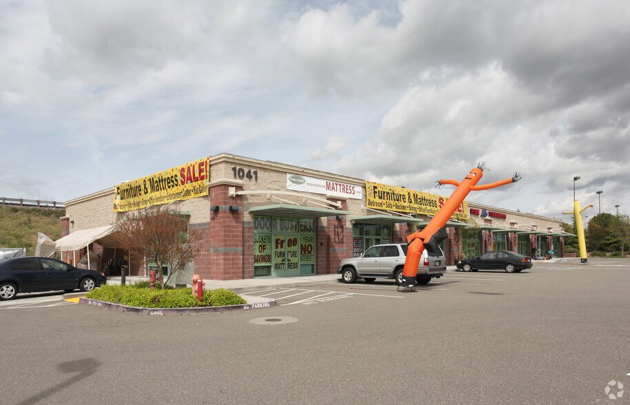 1001 Hume Way, Vacaville, CA à louer - Photo de l’immeuble – Image 3 sur 4