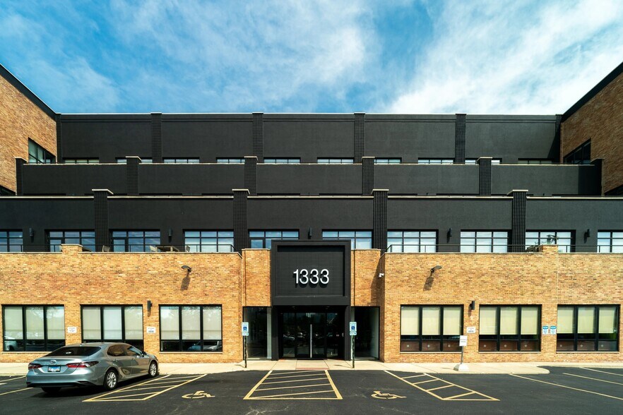 1333 N Kingsbury St, Chicago, IL à louer - Photo de l’immeuble – Image 3 sur 12