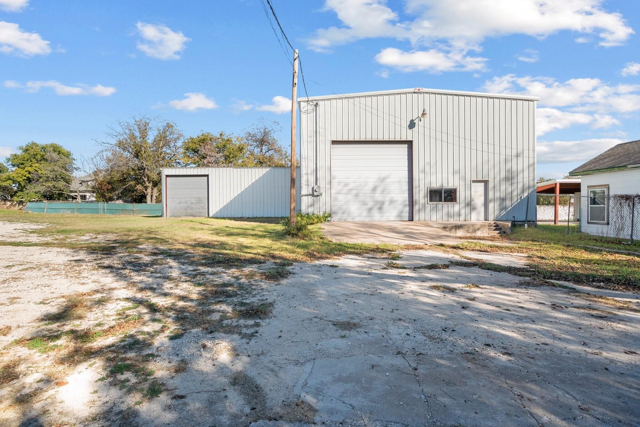 503 W Central Ave, Comanche, TX à vendre Photo principale– Image 1 sur 25