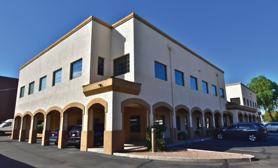 4425 N 24th St, Phoenix, AZ à louer - Photo de l’immeuble – Image 2 sur 6